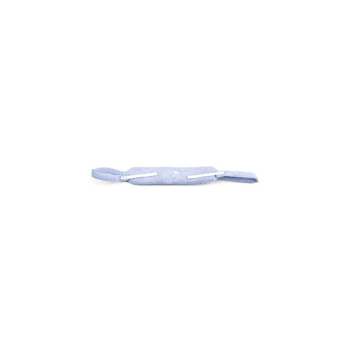 A light-blue fabric compress lies on a white surface. Two thin white straps attach to either end of the compress.