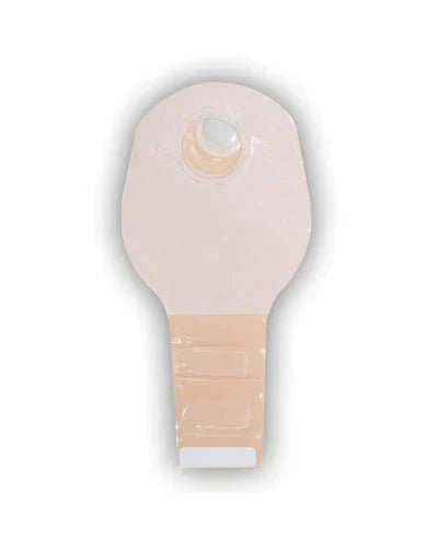 A skin barrier wafer adheres to skin; it features an opening for an ostomy appliance. The context is a white background.