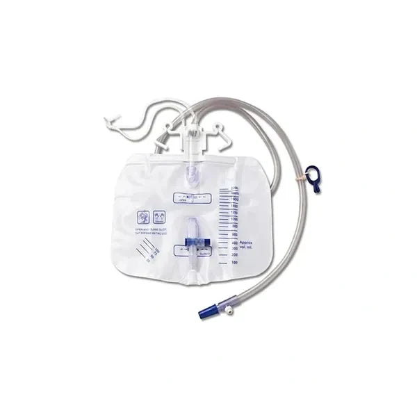 A urine collection bag, with attached tubing, sits on a white background. A graduated scale measures capacity in milliliters.